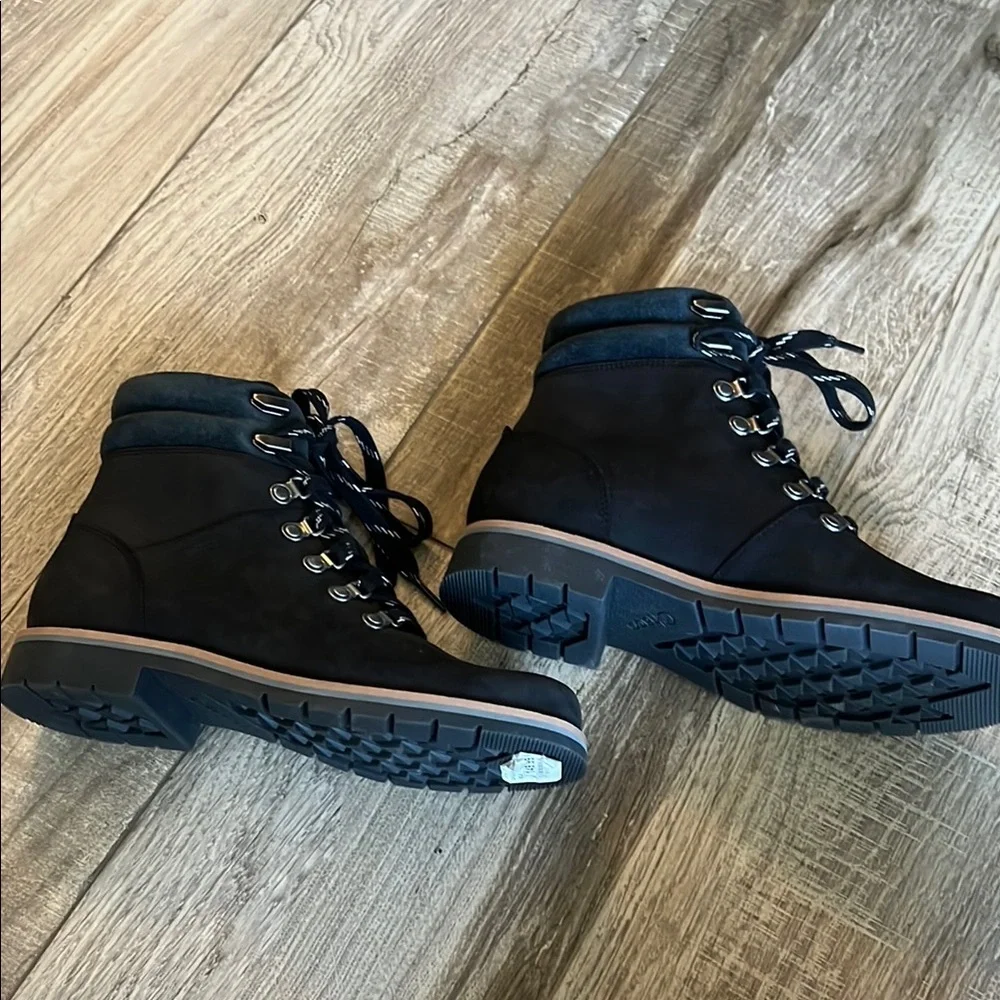 Chaco Black Lace Up Boots with Metal Eyelets - Picture 5 of 6